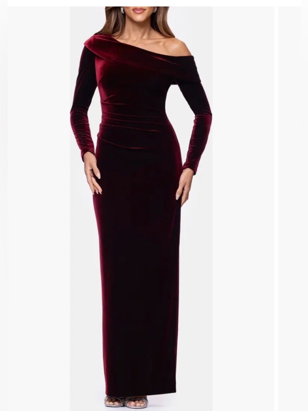 ❌❌Sold❌❌Xscape Side Ruched One-Shoulder Long Sleeve Velvet Column Gown
